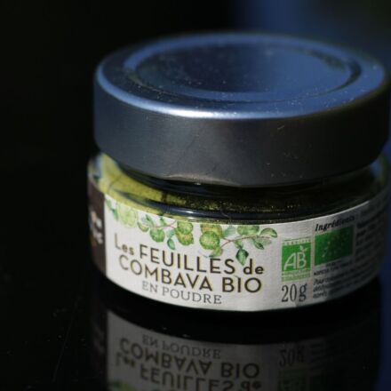 Les feuilles du combava BIO en poudre